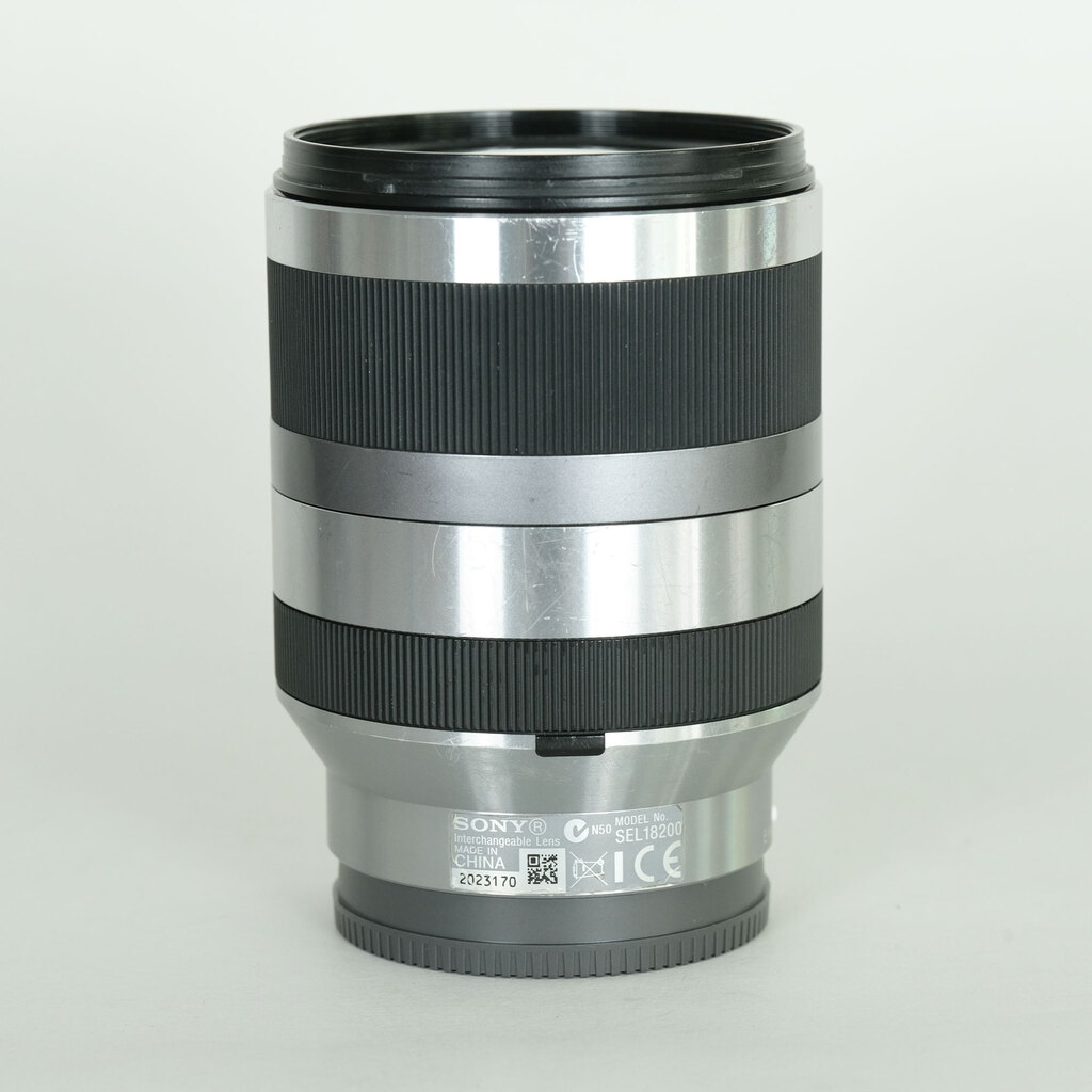 SONY E18-200mm F3.5-6.3 OSS SEL18200