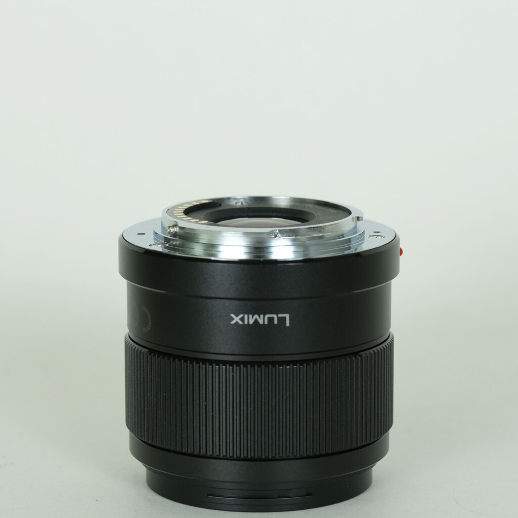 Panasonic LUMIX G 42.5mm / F1.7 ASPH. / POWER O.I.S.