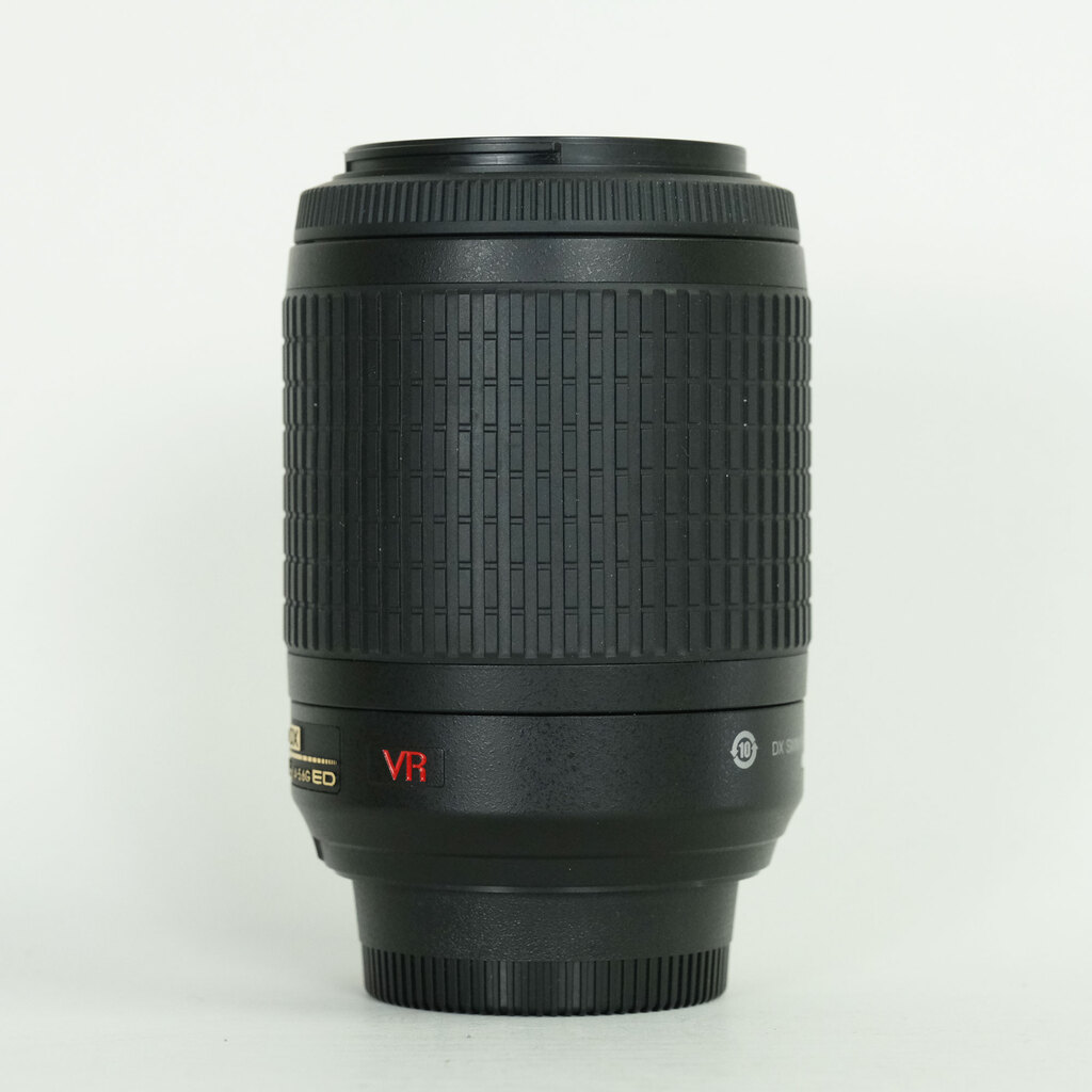 Nikon AF-S DX VR Zoom-Nikkor 55-200mm F4-5.6G IF-ED Nikon AF-S DX VR Zoom-Nikkor 55-200mm F4-5.6G IF-ED