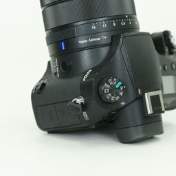 SONY Cyber-shot DSC-RX10M4