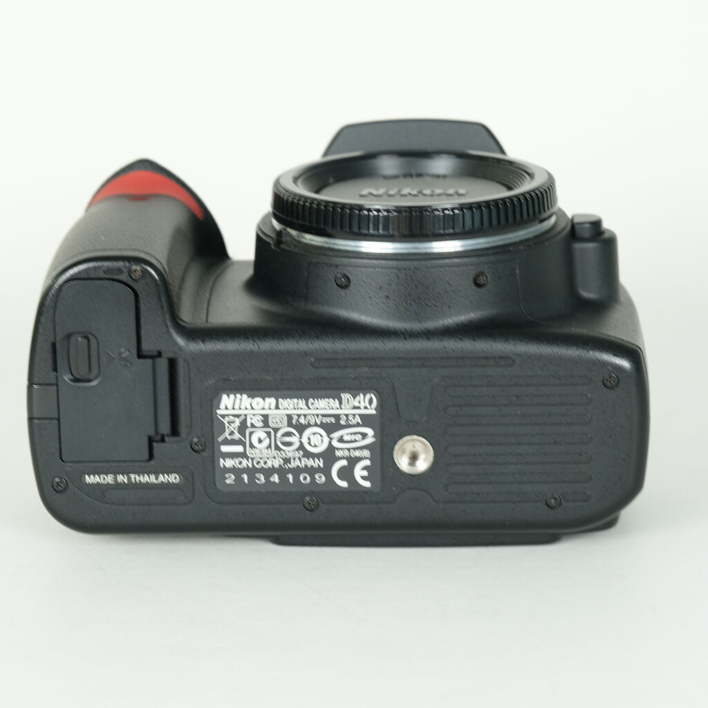 Nikon D40 ブラックボディの出品 | ONE SCENE（ワンシーン）