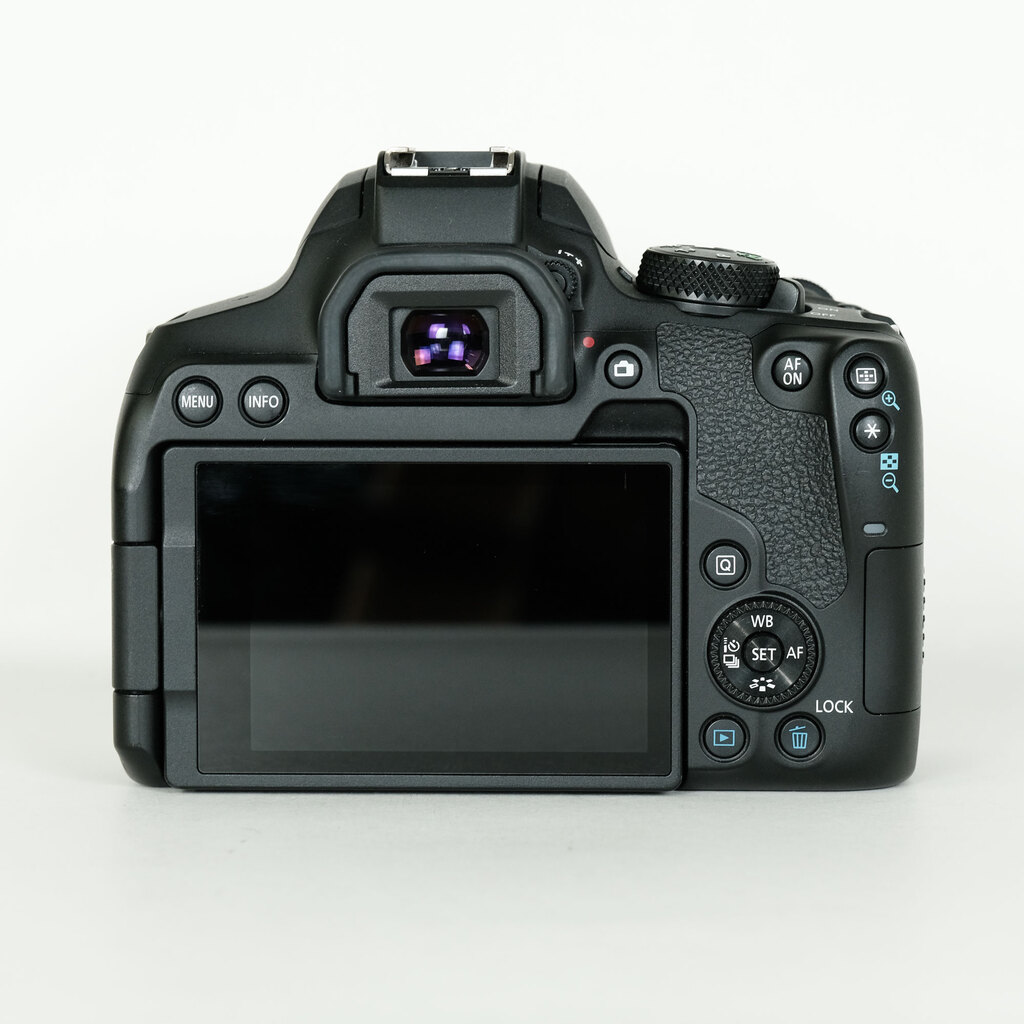 Canon EOS Kiss X10i