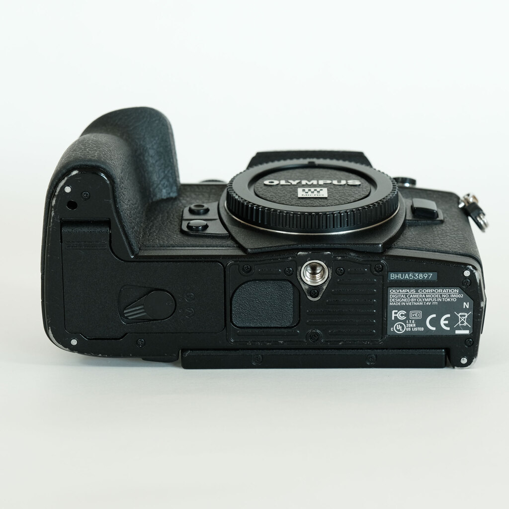 OLYMPUS OM-D E-M1 Mark II