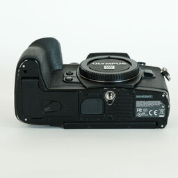 OLYMPUS OM-D E-M1 Mark II