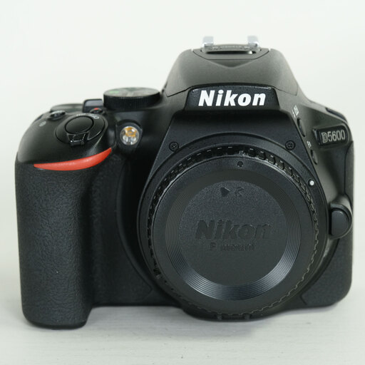 Nikon D5600