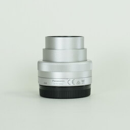 Panasonic LUMIX G VARIO 12-32mm / F3.5-5.6 ASPH. / MEGA O.I.S.