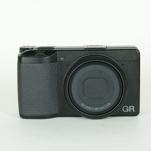 RICOH GR IIIxを徹底解説。標準域でも本領を発揮する、最強のスナップ
