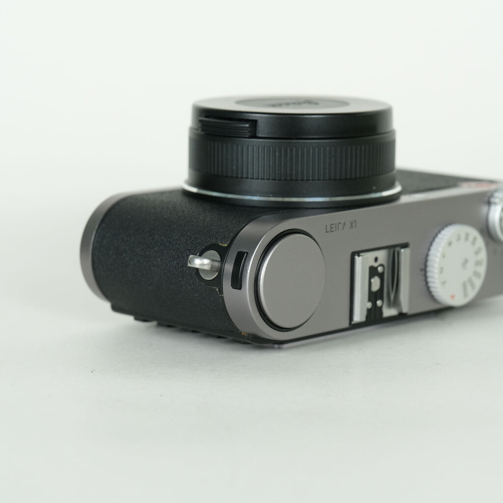 美品 Leica X1 スチールグレー ライカ ビューファインダー付 LEICA X1 スチールグレーの出品 | ONE SCENE（ワンシーン）