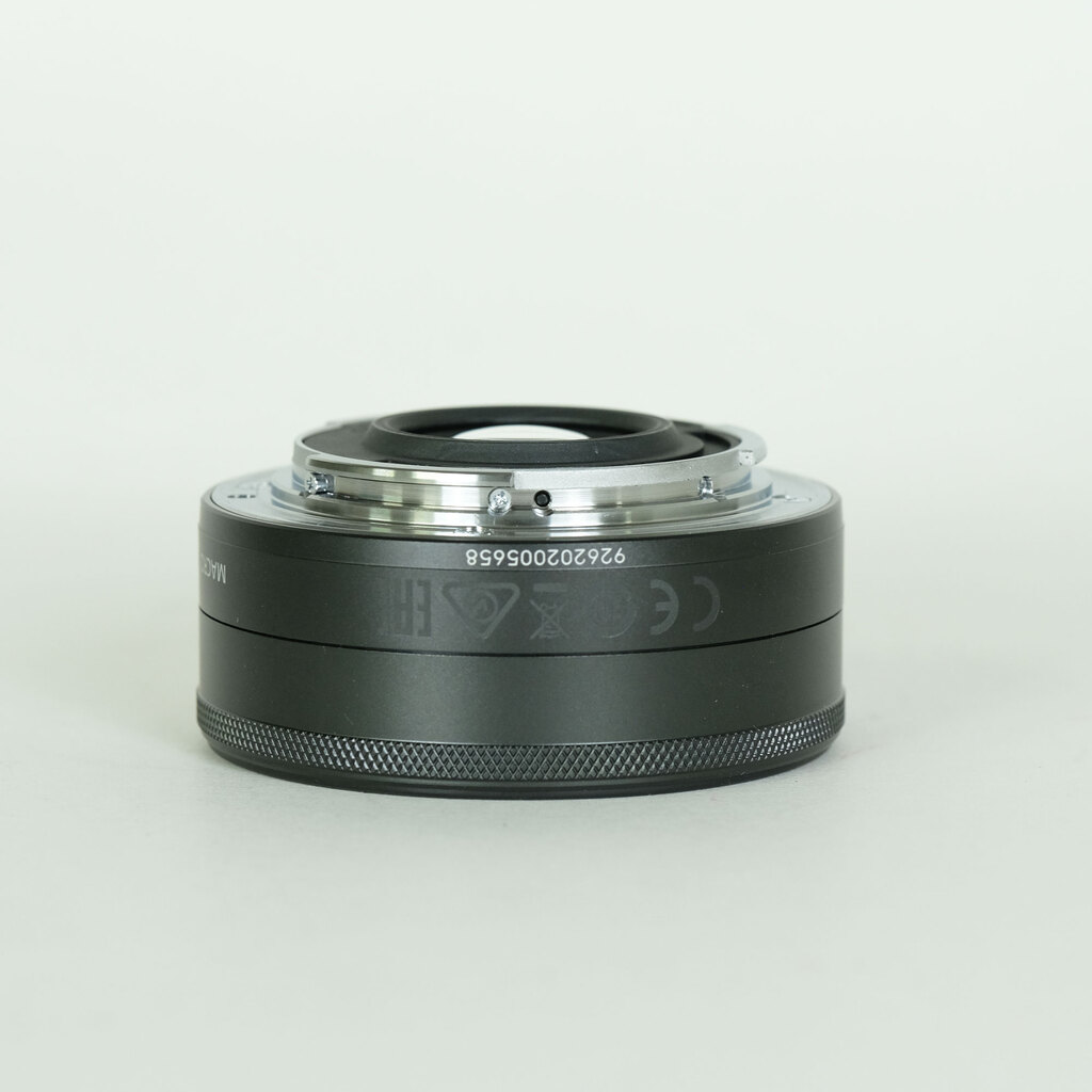 Canon EF-M22mm F2 STM