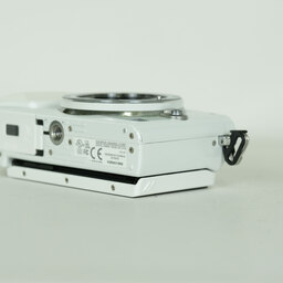 OLYMPUS PEN Lite E-PL6 ボディ ホワイト