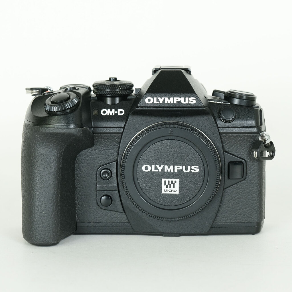 OLYMPUS OM-D E-M1 Mark II