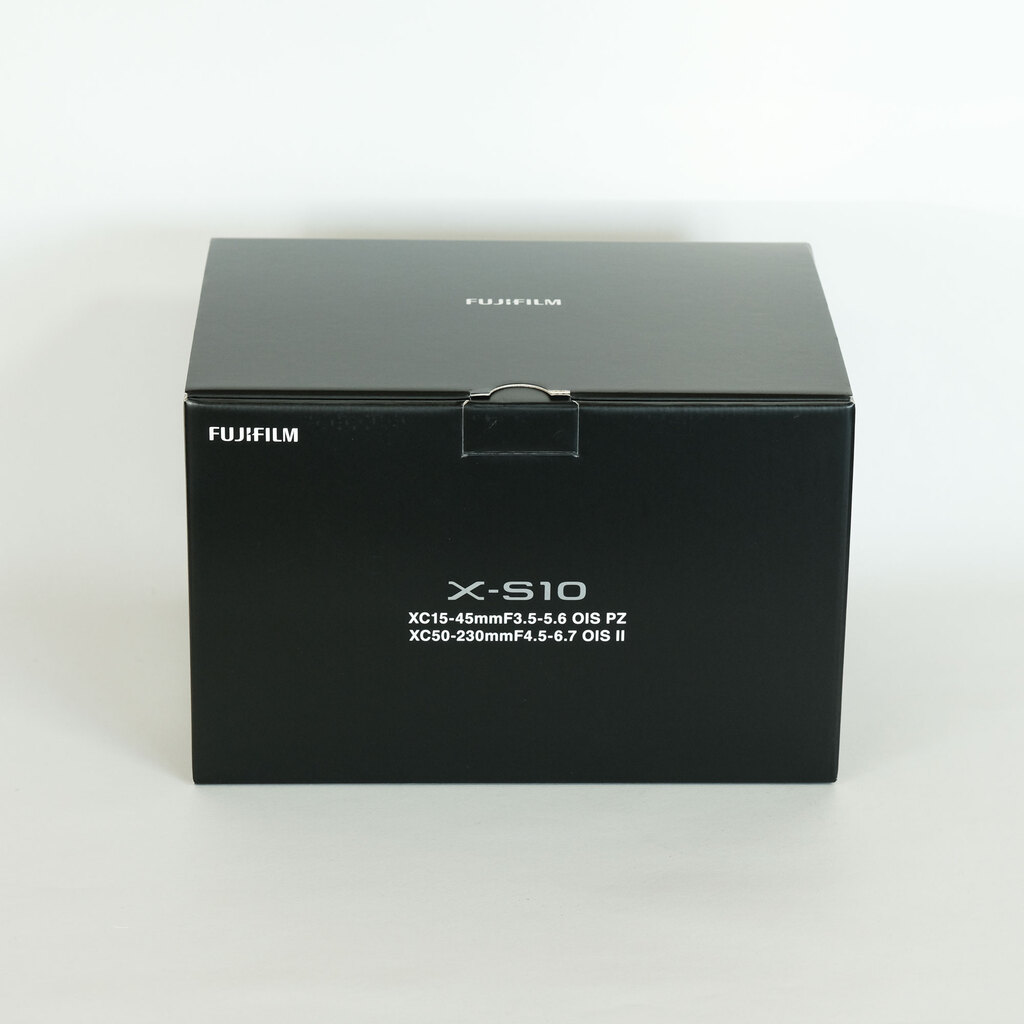 FUJIFILM X-S10
