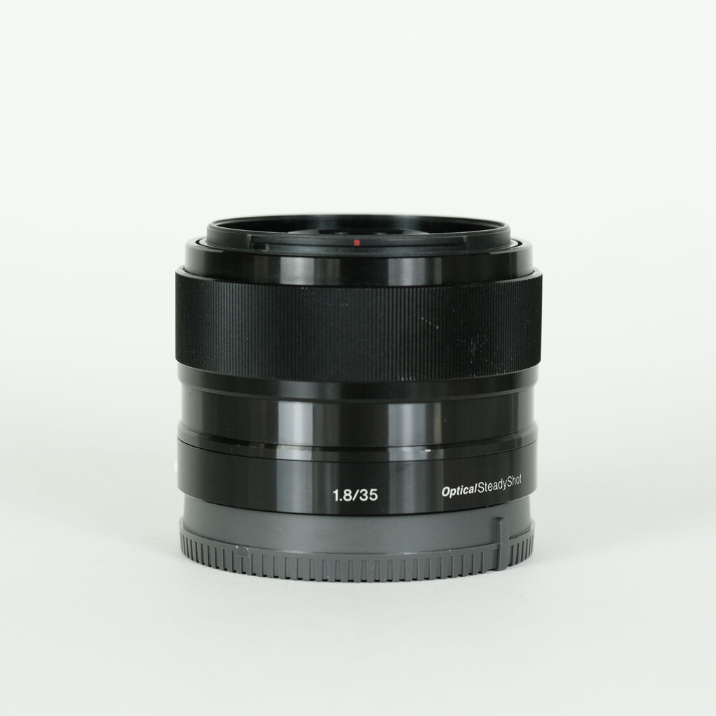 【美品】SONY SEL35F18 E 35mm F1.8 OSS APS-C カメラレンズ E 35mm F1.8 OSS APS-C用 ブラック SEL35F18 [ソニーE
