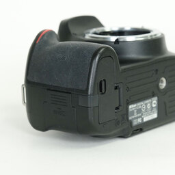 Nikon D5100 ボディ