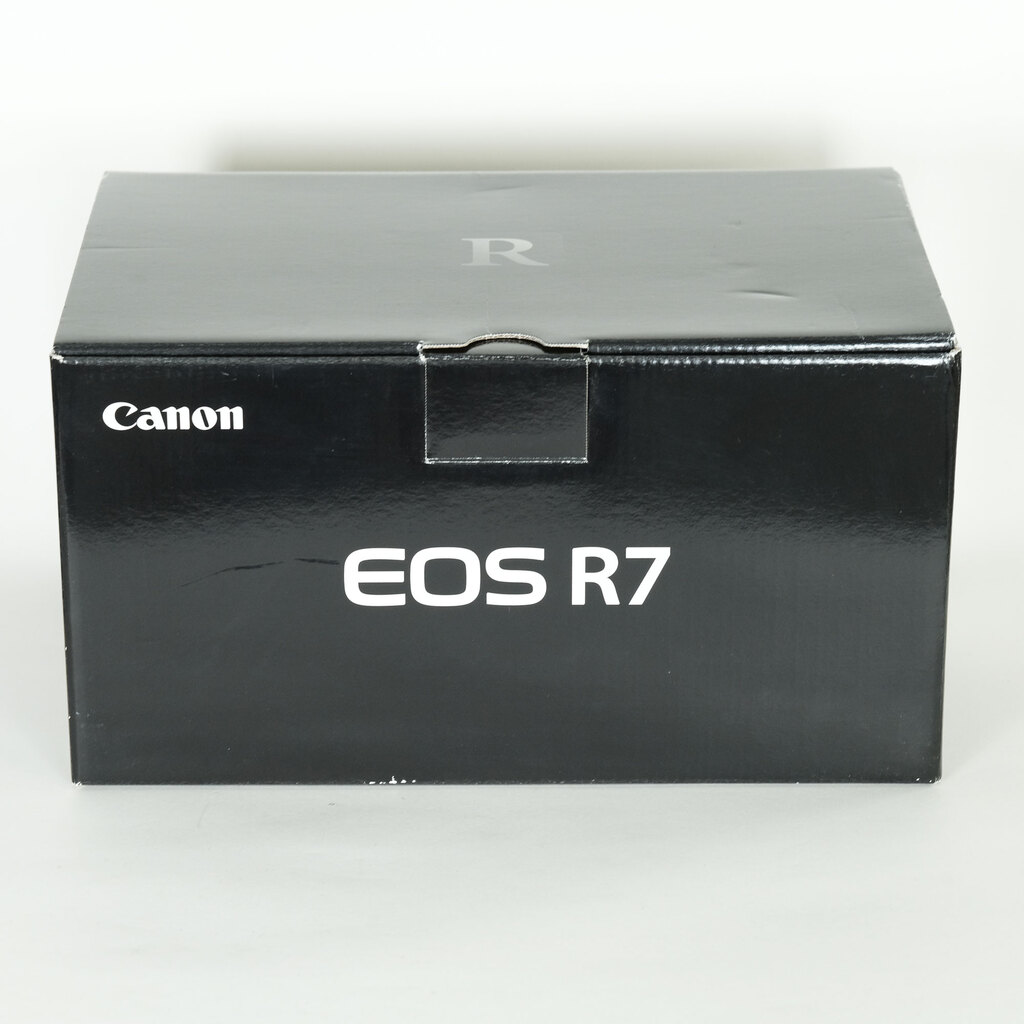 Canon EOS R7