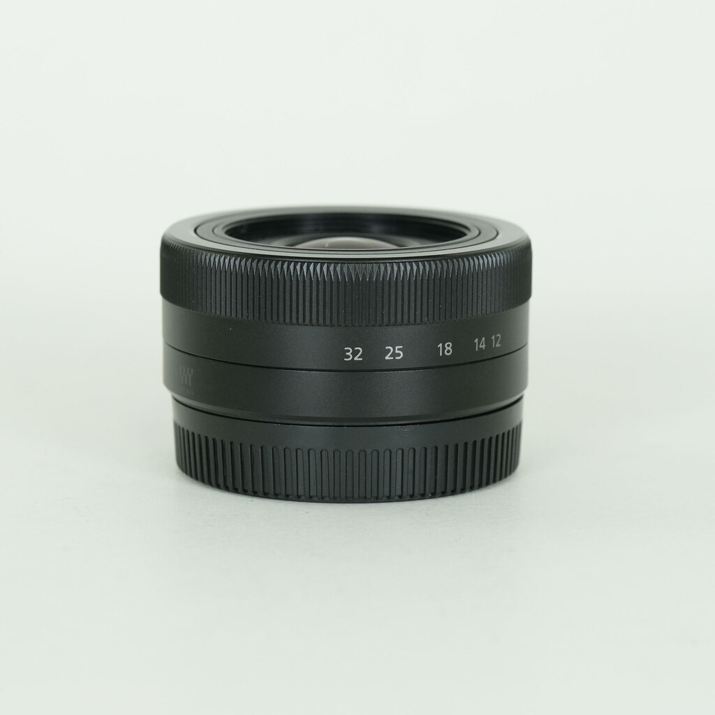 Panasonic LUMIX G VARIO 12-32mm / F3.5-5.6 ASPH. / MEGA O.I.S.