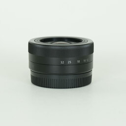 Panasonic LUMIX G VARIO 12-32mm / F3.5-5.6 ASPH. / MEGA O.I.S.