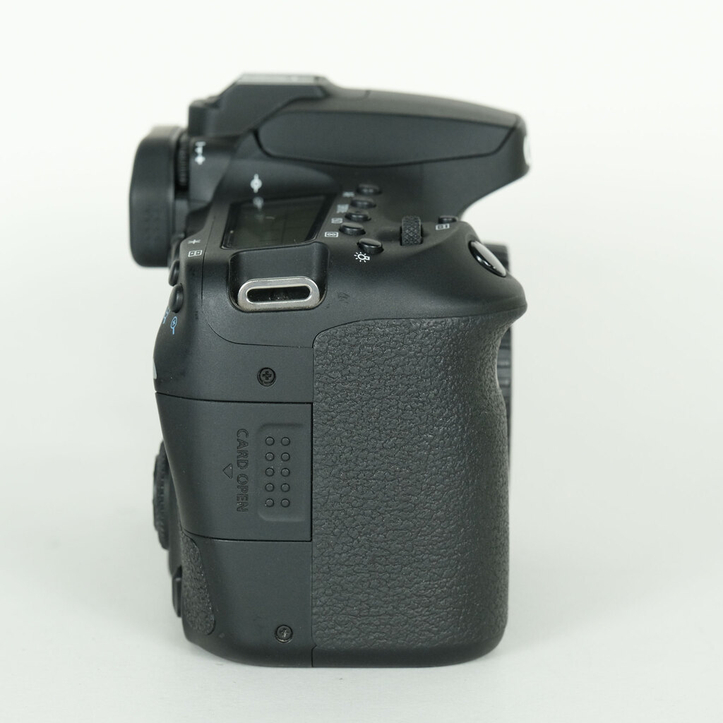 Canon EOS 90D