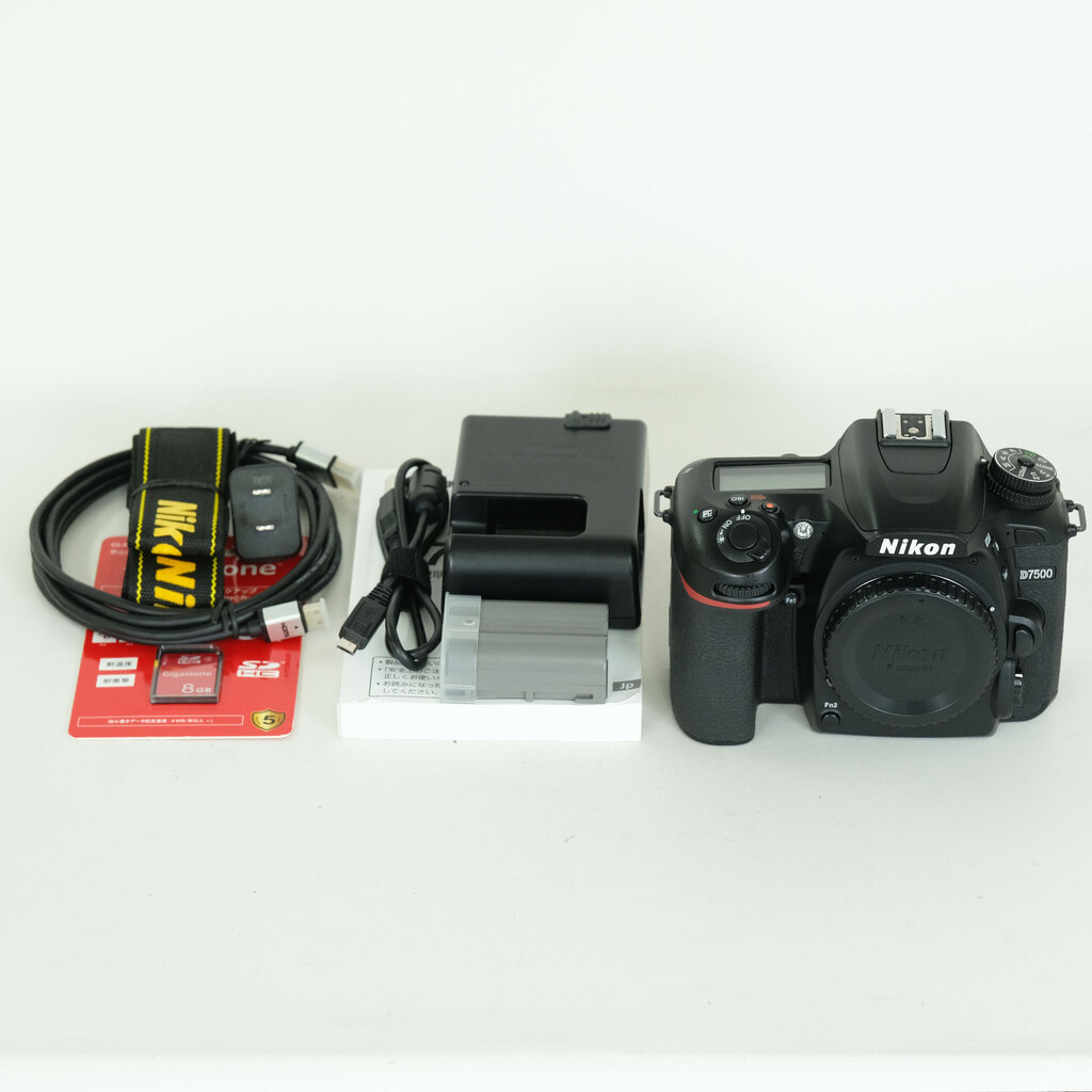 Nikon D7500