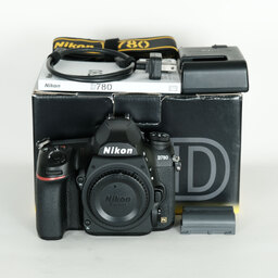 Nikon D780