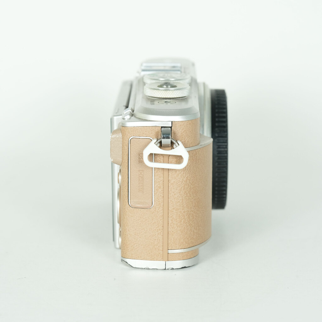 OLYMPUS PEN E-PL9