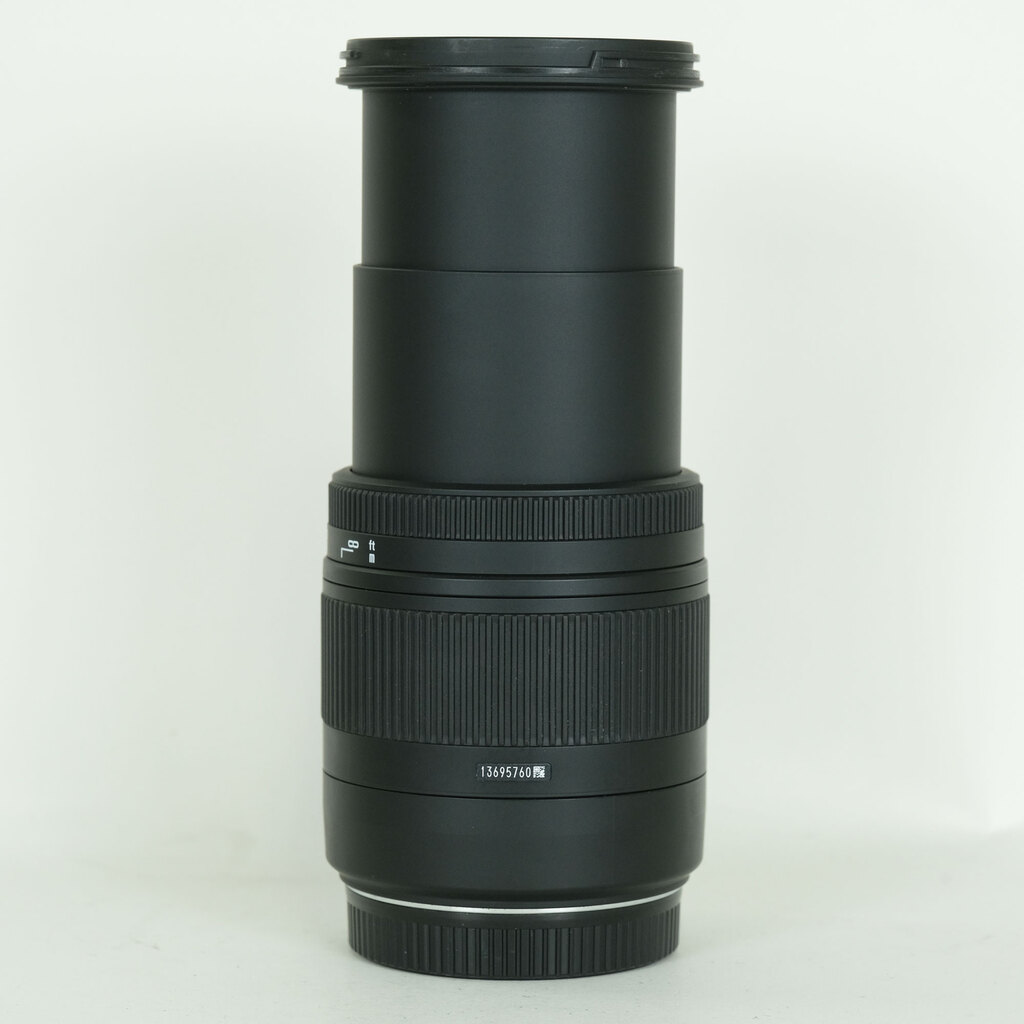 SIGMA 18-250mm F3.5-6.3 DC MACRO OS HSM (キヤノンEF用) SIGMA 18-250mm F3.5-6.3 DC MACRO OS HSM (キヤノンEF用)