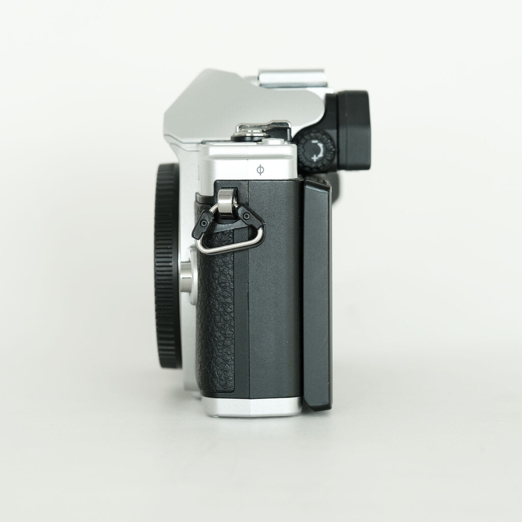 OLYMPUS OM-D E-M10 Mark III