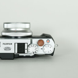 FUJIFILM X30 シルバー FUJIFILM X30 シルバー