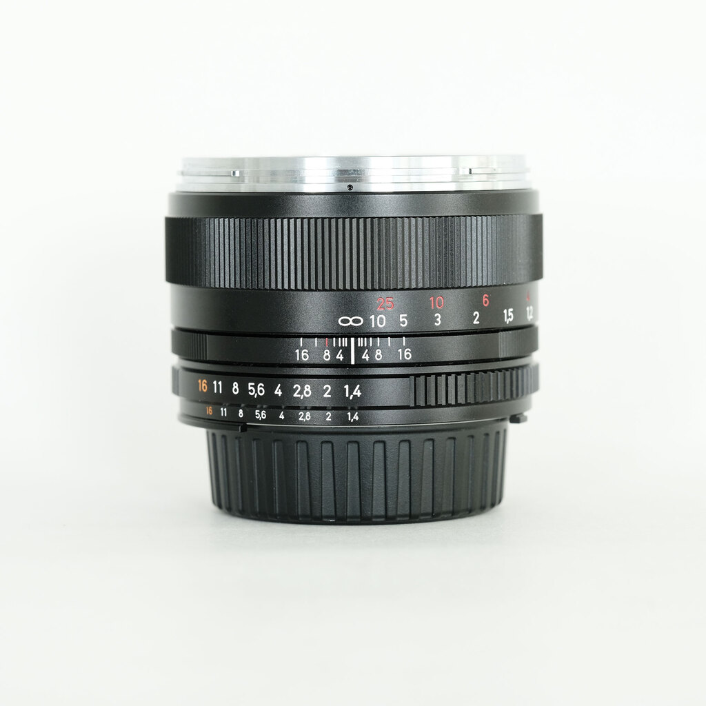 Carl Zeiss Planar T* 50mm F1.4 ZF.2 [ニコンF用]