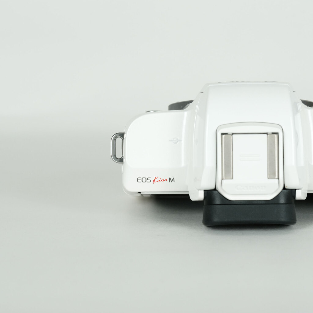 Canon EOS Kiss M