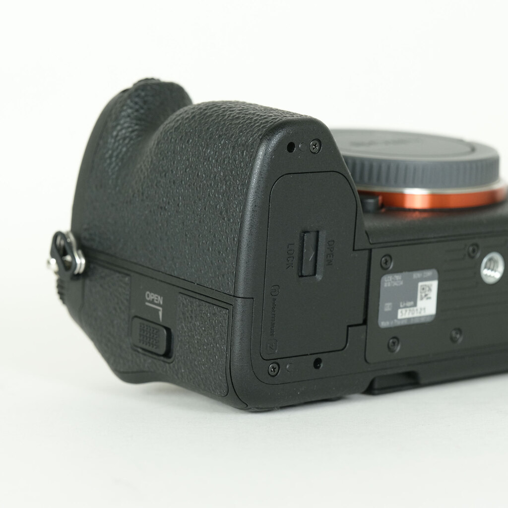 SONY α7 IV(ILCE-7M4) SONY α7 IV(ILCE-7M4)