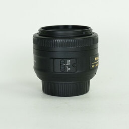 Nikon AF-S DX NIKKOR 35mm f/1.8G Nikon AF-S DX NIKKOR 35mm f/1.8G