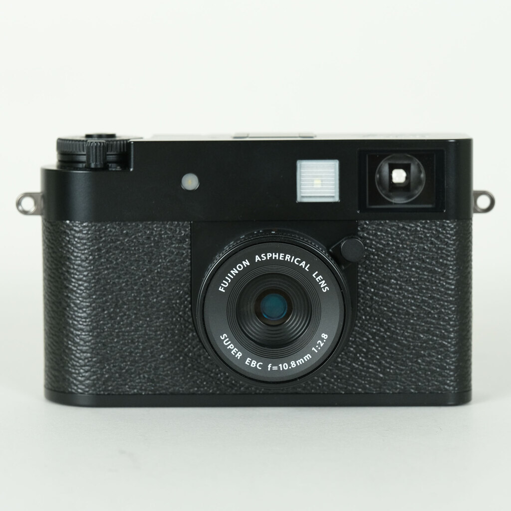 FUJIFILM X half X-HF1