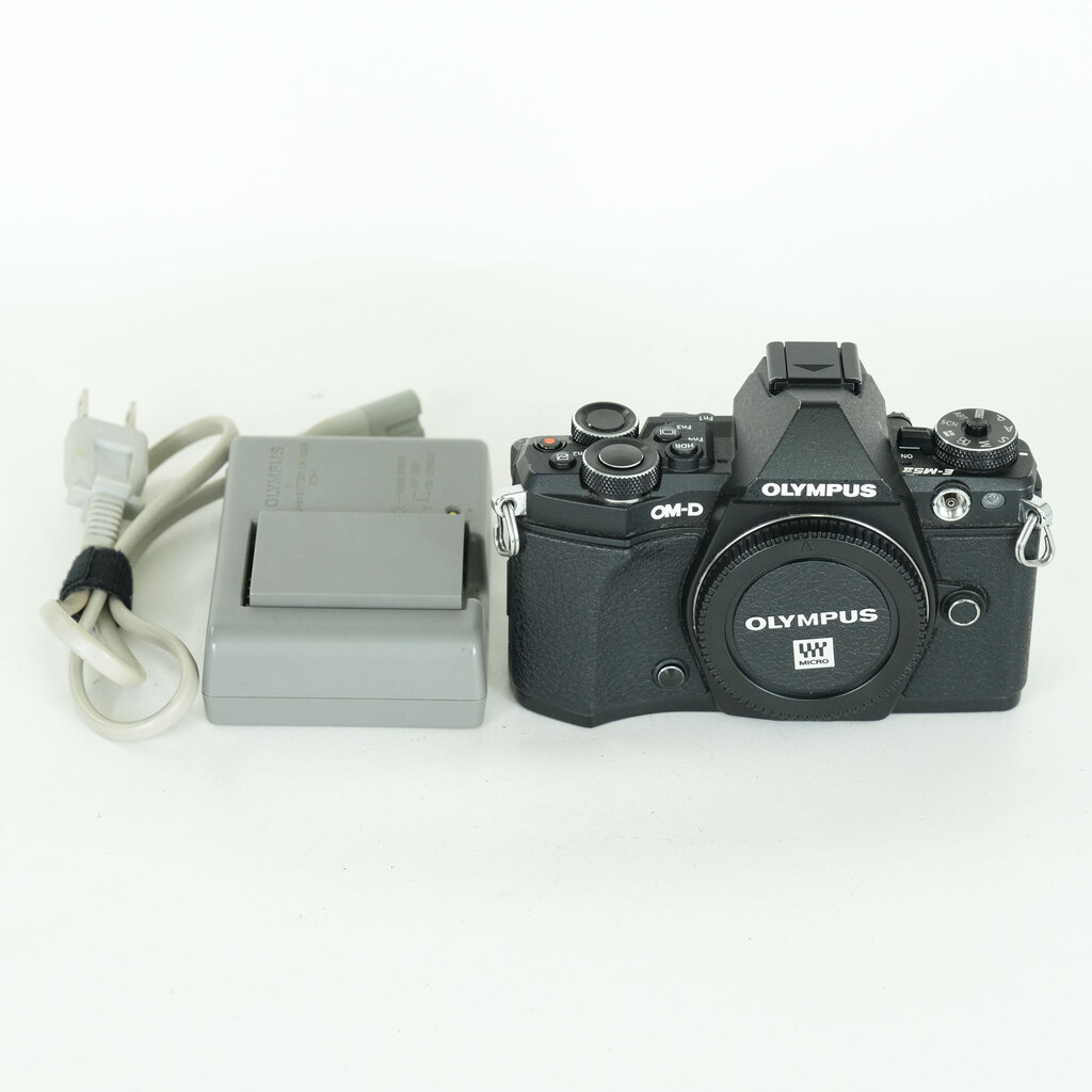 OLYMPUS OM-D E-M5 Mark II