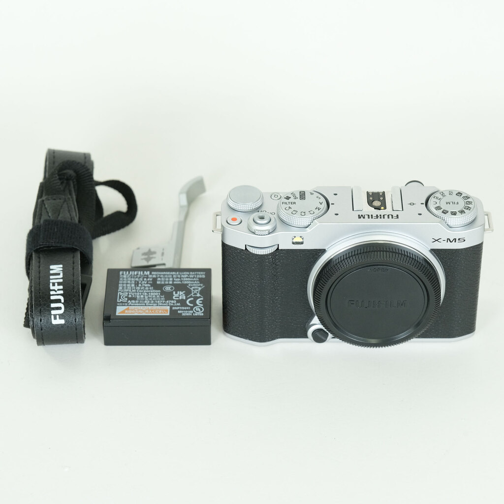 FUJIFILM X-M5 FUJIFILM X-M5