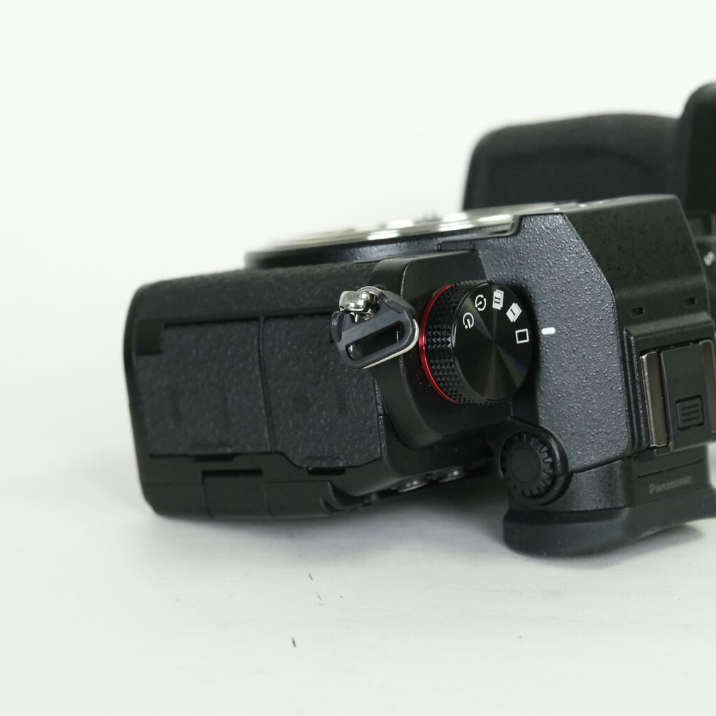 Panasonic LUMIX DC-S5 Panasonic LUMIX DC-S5