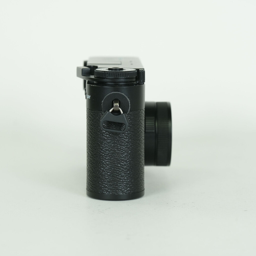 FUJIFILM X half X-HF1