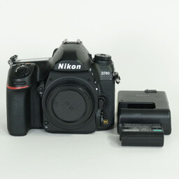 Nikon D780
