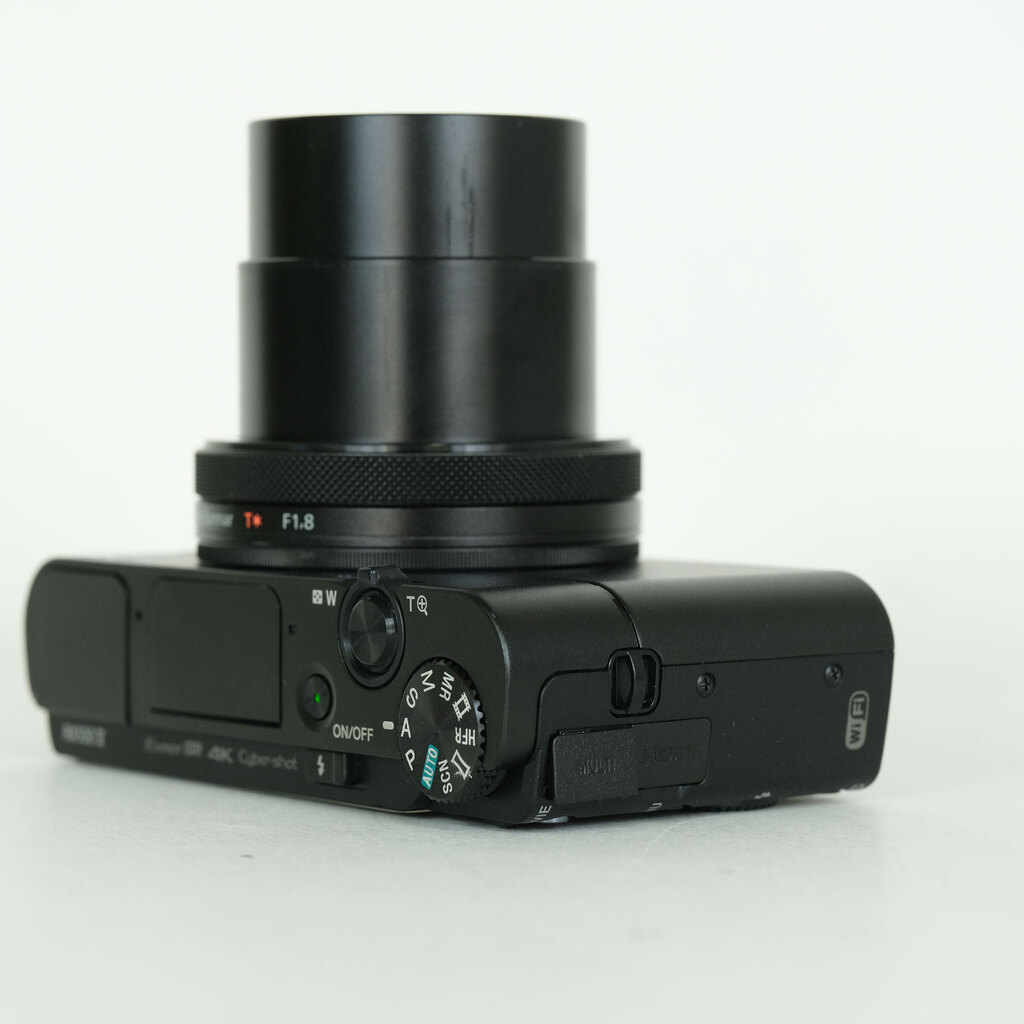 SONY Cyber-shot DSC-RX100M5A SONY Cyber-shot DSC-RX100M5A