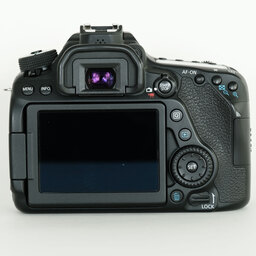 Canon EOS 80D EF-S18-135 IS USM レンズキット