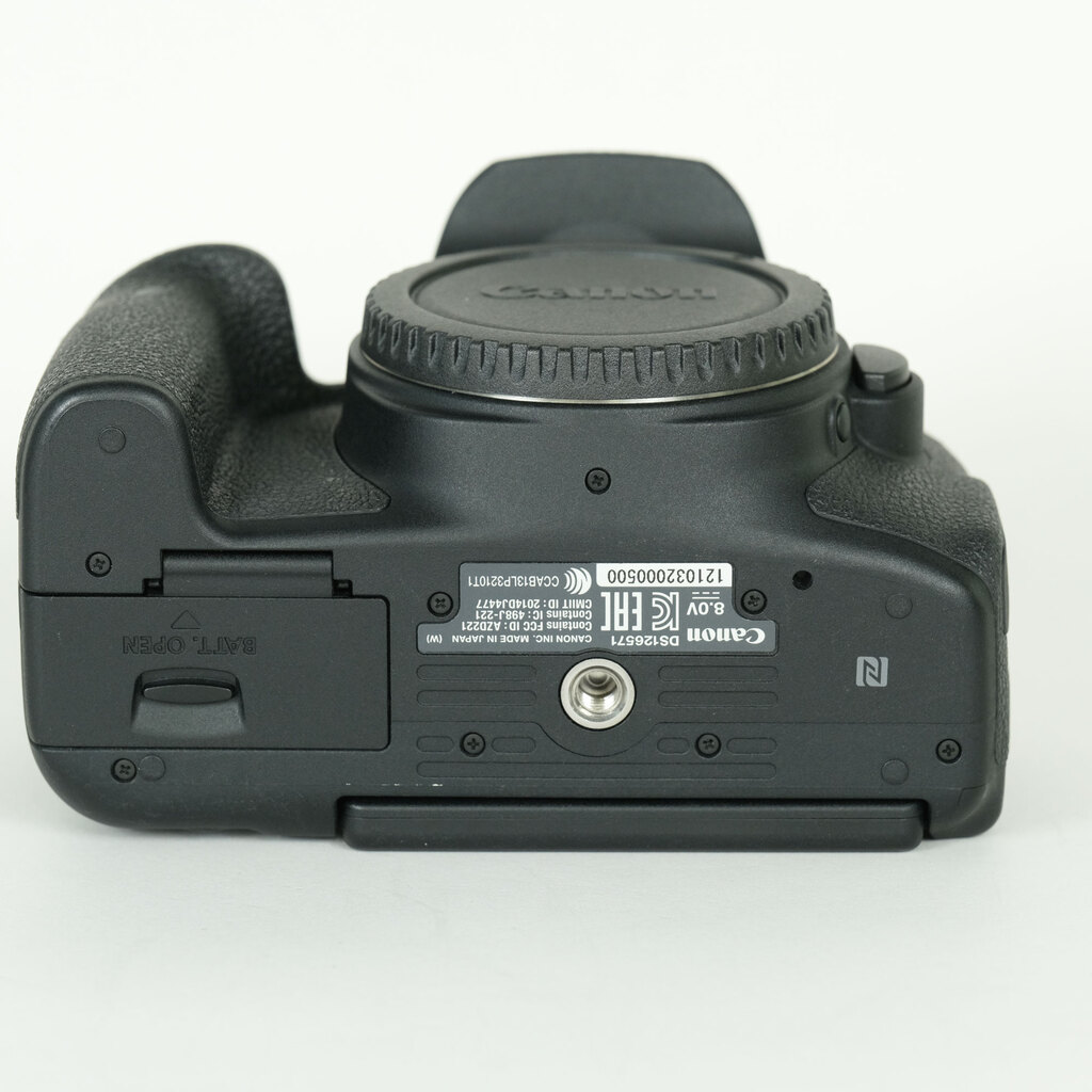 Canon EOS Kiss X8i