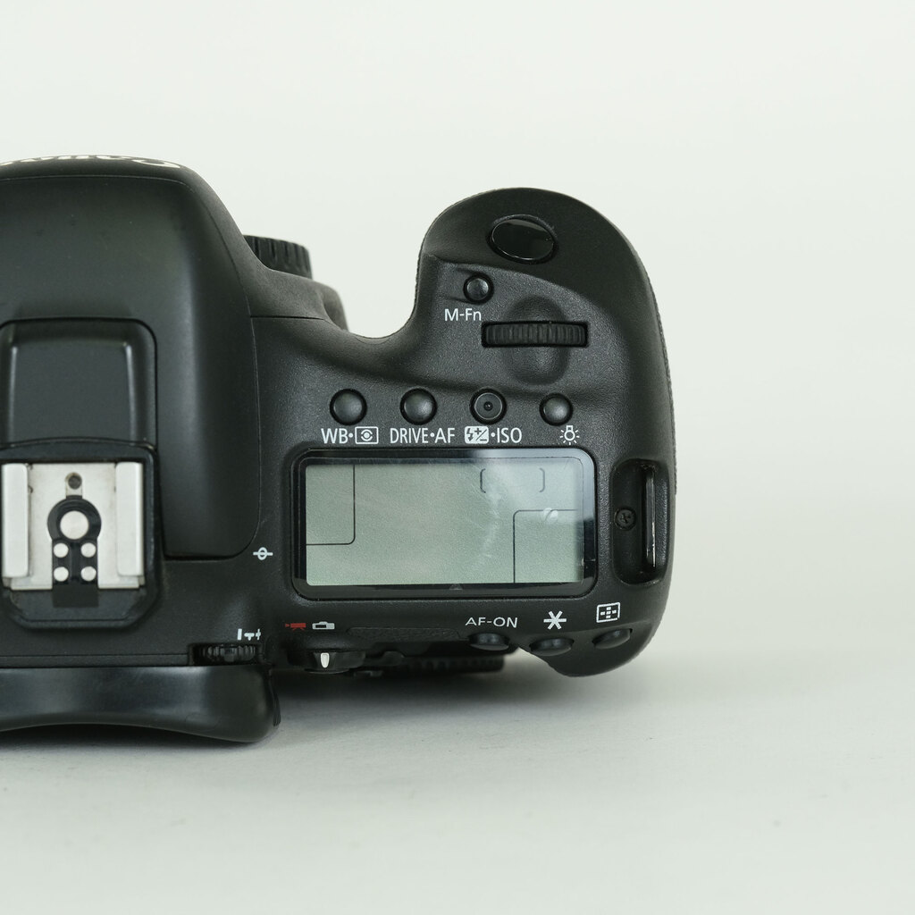 Canon EOS 7D Mark II Canon EOS 7D Mark II