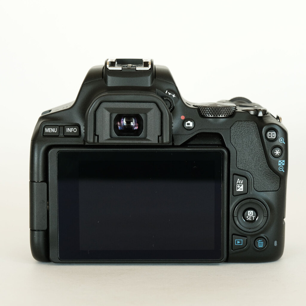 Canon EOS Kiss X10