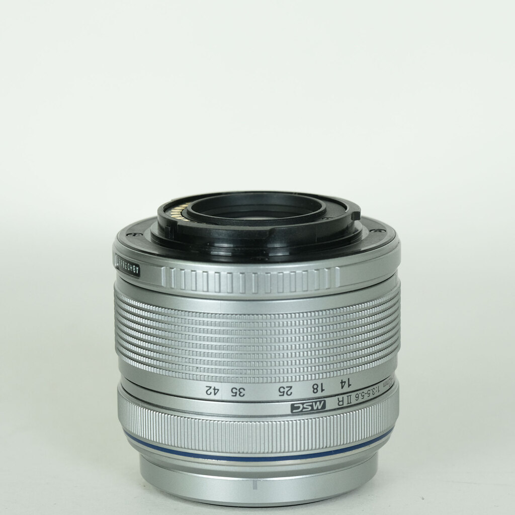 OLYMPUS M.ZUIKO DIGITAL 14-42mm F3.5-5.6IIR シルバー