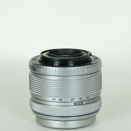 OLYMPUS M.ZUIKO DIGITAL 14-42mm F3.5-5.6IIR シルバー