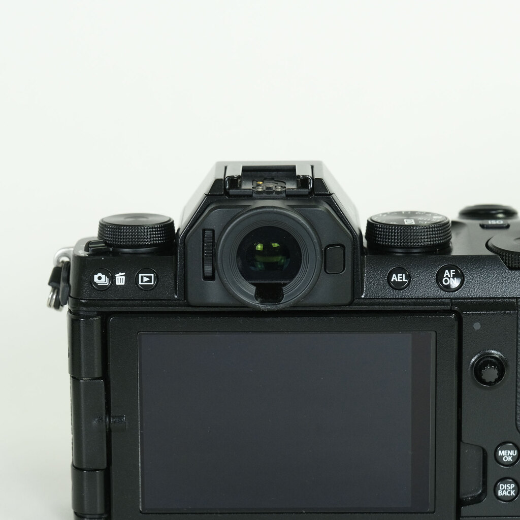 FUJIFILM X-S10
