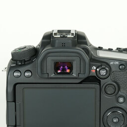 Canon EOS 90D