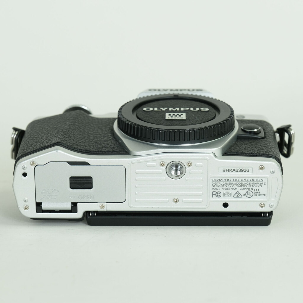 OLYMPUS OM-D E-M10 Mark II