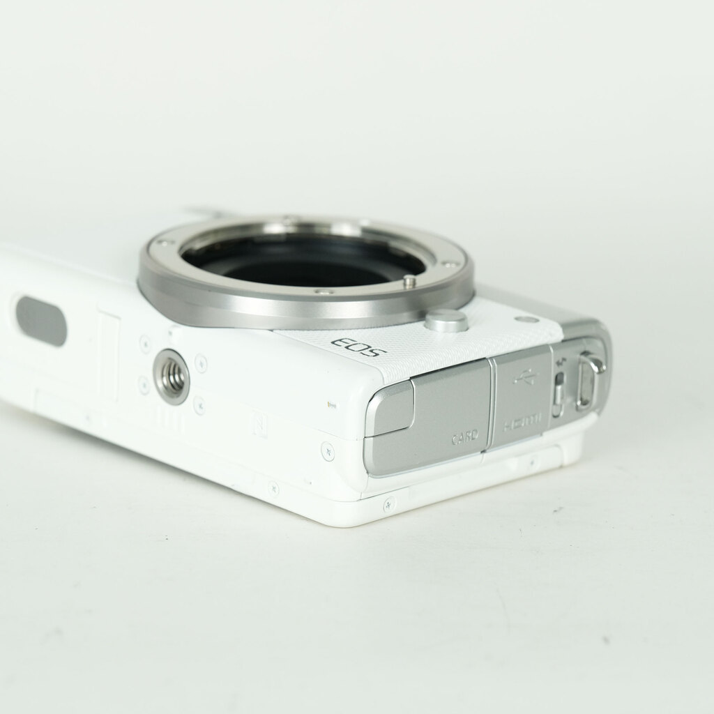 CANON EOS M100 ボディのみ　ジャンクです Canon EOS M100の出品 | ONE SCENE（ワンシーン）