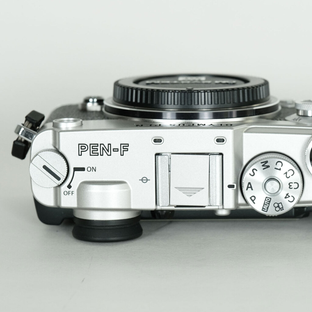 OLYMPUS PEN-F